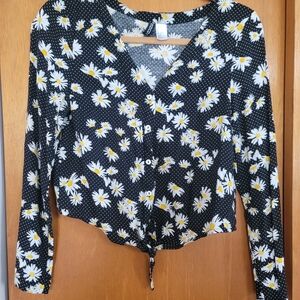 H&M Black Daisy Tie-Front Long Sleeve Top with White and Yellow Floral Print